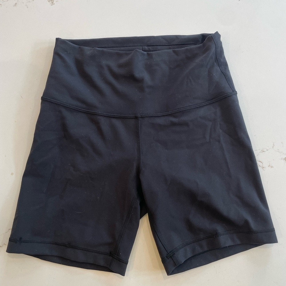 Lululemon Wunder train black shorts 6” inseam sz 6